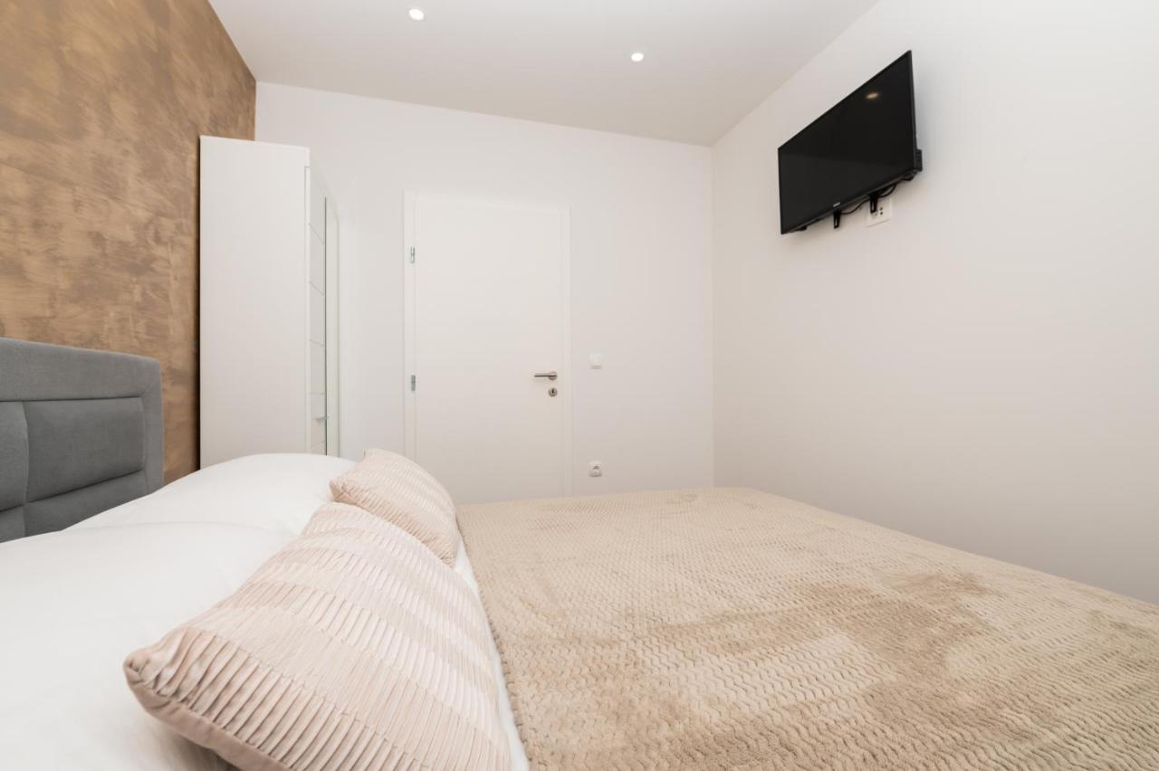 Apartment Pepe Makarska Esterno foto